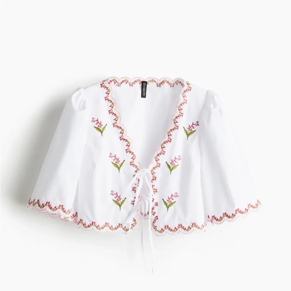 H&M NWT White Floral Embroidered Poplin Blouse Medium - Picture 3 of 8